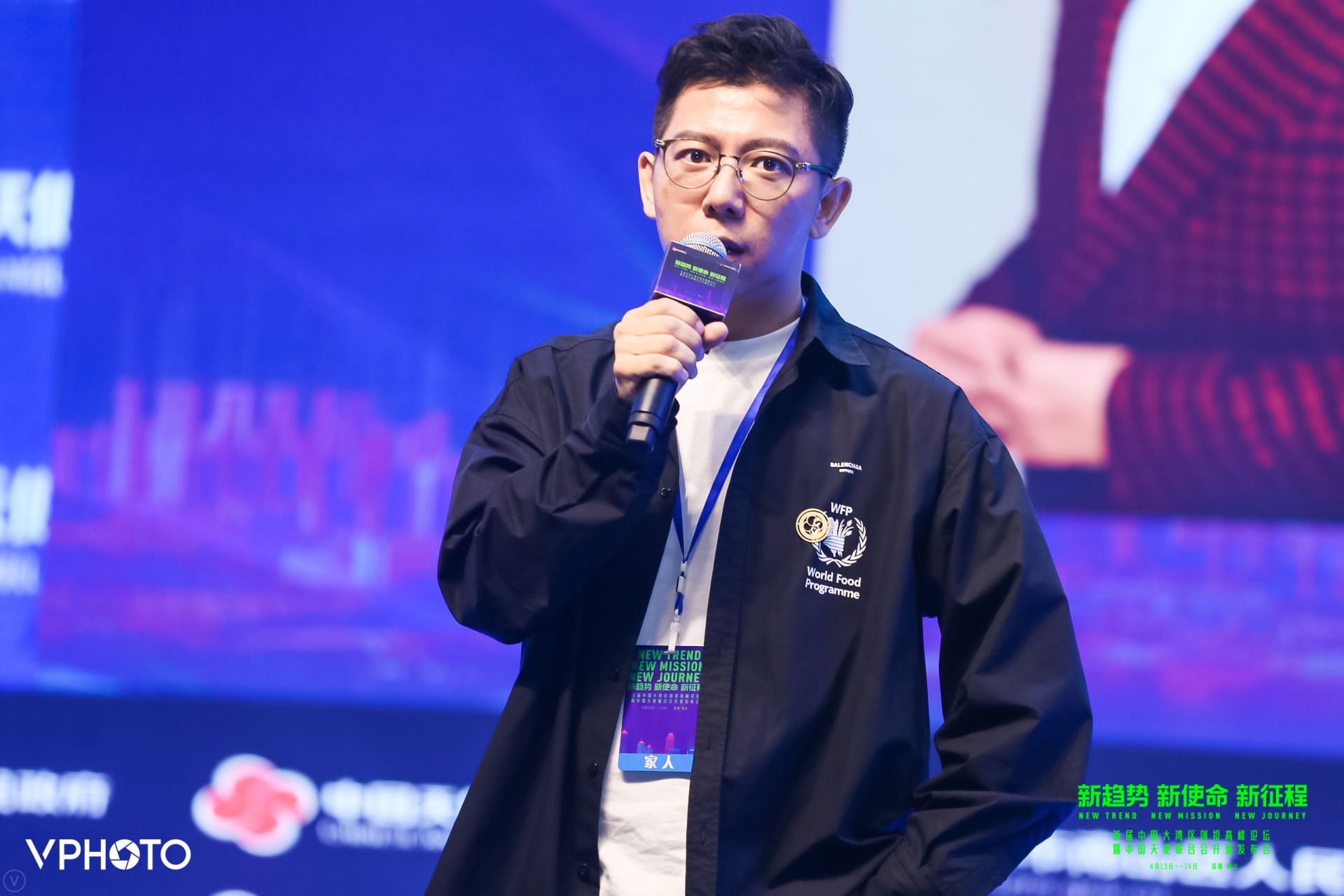 英雄资料-费耶诺德内部会议纪要流出：清晨造点机会；社区盾使命明确；数据趋势出现新变化的简单介绍