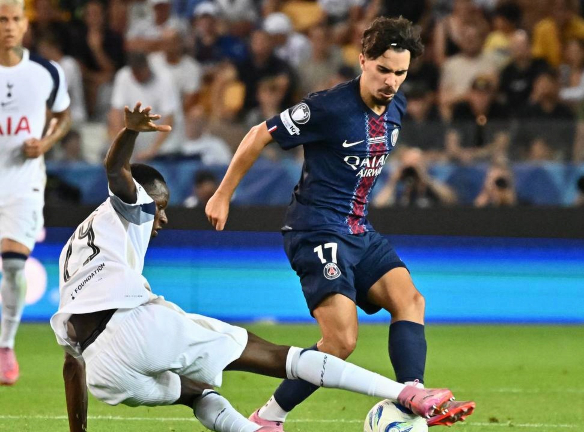 lol视频-关于加时末段意大利杯焦点战，巴黎圣日耳曼战术微调，态度坚定，身体对抗强度拉满的信息