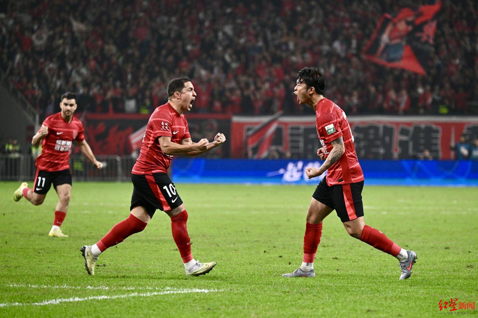 lol-包含国际比赛日拜仁慕尼黑备战亚冠，篮板制胜细节曝光，更衣室稳定，资深球员宣示担当的词条